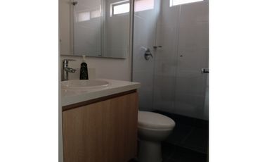 Vendo moderno apartamento en sabaneta. Unidad completa.