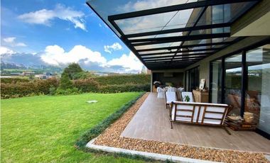 VENDO moderna casa en el alto de Las Palmas.