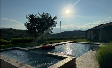 CASA CAMPESTRE EN SAN JERONIMO EN UNIDAD CERRADA