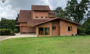 Venta de Casa Campestre El Retiro Tradicional Reformada Vista Represa