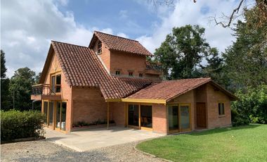 Venta de Casa Campestre El Retiro Tradicional Reformada Vista Represa