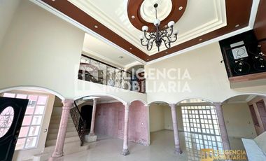 GRAN CASA EN RENTA UBICADA EN TEPETLAOXTOC TEXCOCO