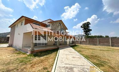 GRAN CASA EN RENTA UBICADA EN TEPETLAOXTOC TEXCOCO