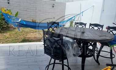 Casas Renta Puerto Morelos  40-CR-7316