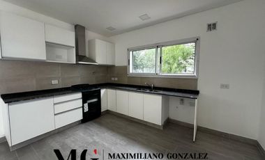 Casa en venta, 5 ambientes - La Alameda, Canning.