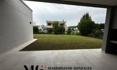 Casa en venta, 5 ambientes - La Alameda, Canning.