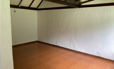 CASA CAMPESTRE  PARA ARRENDAR EN ENVIGADO (LOMA DEL ESCOBERO)