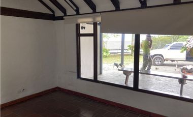 CASA CAMPESTRE  PARA ARRENDAR EN ENVIGADO (LOMA DEL ESCOBERO)