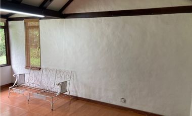 CASA CAMPESTRE  PARA ARRENDAR EN ENVIGADO (LOMA DEL ESCOBERO)