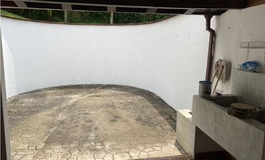 CASA CAMPESTRE  PARA ARRENDAR EN ENVIGADO (LOMA DEL ESCOBERO)