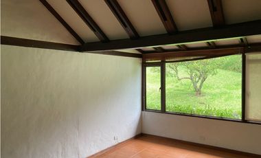CASA CAMPESTRE  PARA ARRENDAR EN ENVIGADO (LOMA DEL ESCOBERO)