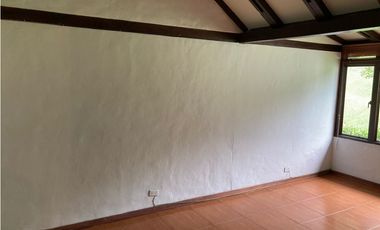 CASA CAMPESTRE  PARA ARRENDAR EN ENVIGADO (LOMA DEL ESCOBERO)