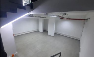 Local   Medellin  Sector Poblado  - Ciudad del Rio