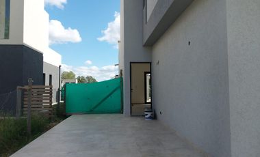 Casa en  venta en Santa Elisa con Jardín y Pileta