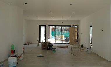 Casa en  venta en Santa Elisa con Jardín y Pileta