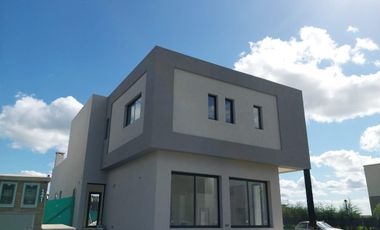 Casa en  venta en Santa Elisa con Jardín y Pileta