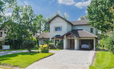 Casa en venta - Barrio Saint Thomas Sur, Canning