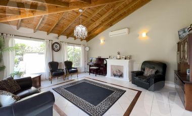 Casa en venta - Barrio Saint Thomas Sur, Canning