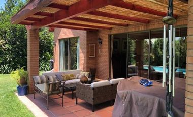 MARAVILLOSA CASA EN CONDOMINIO CON SEGURIDAD 24 HORAS