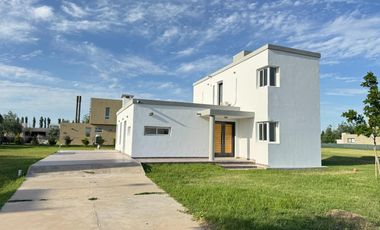 Casa en Haras de Funes Barrio Cerrado. Club de Campo