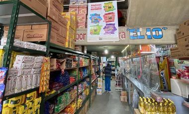 Galpón a la VENTA sobre Ruta 8 en MUY BUEN estado de 360 m2 totales.