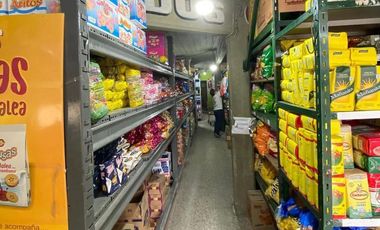 Galpón a la VENTA sobre Ruta 8 en MUY BUEN estado de 360 m2 totales.