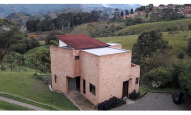 Casa Campestre en Arriendo La Estrella Sector Pueblo Viejo