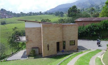 Casa Campestre en Arriendo La Estrella Sector Pueblo Viejo