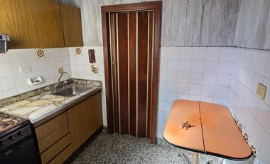 Departamento de 3 ambientes en el corazon de Lomitas