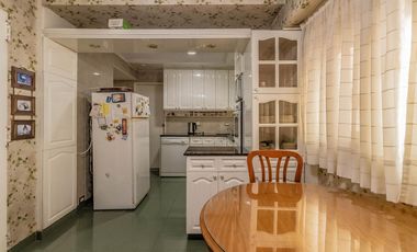 Departamento de 4 Ambientes con Dependencia  y Cochera en Flores