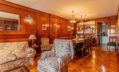 Departamento de 4 Ambientes con Dependencia  y Cochera en Flores