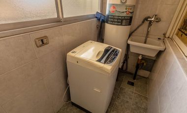 Departamento de 4 Ambientes con Dependencia  y Cochera en Flores