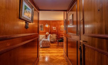 Departamento de 4 Ambientes con Dependencia  y Cochera en Flores