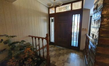 Casa de 4 dormitorios, parque y quincho en Lomas de Zamora