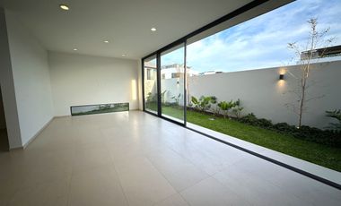 Casa Nueva en Venta Parques Vallarta, Zapopan Jal. Zona Instituto de Ciencias