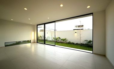 Casa Nueva en Venta Parques Vallarta, Zapopan Jal. Zona Instituto de Ciencias