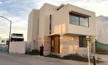 Casa Nueva en Venta Parques Vallarta, Zapopan Jal. Zona Instituto de Ciencias