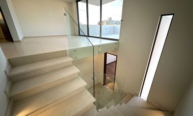 Casa Nueva en Venta Parques Vallarta, Zapopan Jal. Zona Instituto de Ciencias