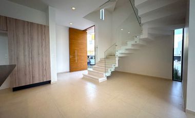 Casa Nueva en Venta Parques Vallarta, Zapopan Jal. Zona Instituto de Ciencias