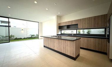 Casa Nueva en Venta Parques Vallarta, Zapopan Jal. Zona Instituto de Ciencias