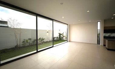 Casa Nueva en Venta Parques Vallarta, Zapopan Jal. Zona Instituto de Ciencias