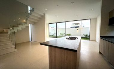 Casa Nueva en Venta Parques Vallarta, Zapopan Jal. Zona Instituto de Ciencias