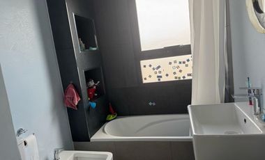 Casa en Venta - 5 AMB en Santa Isabel II