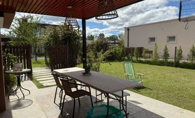 Casa en Venta - 5 AMB en Santa Isabel II