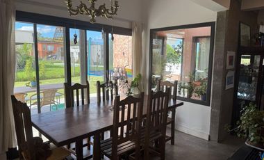 Casa en Venta - 5 AMB en Santa Isabel II