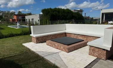 Casa en Venta - 5 AMB en Santa Isabel II