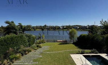 Casa en Alquiler en San Benito con salida a la laguna