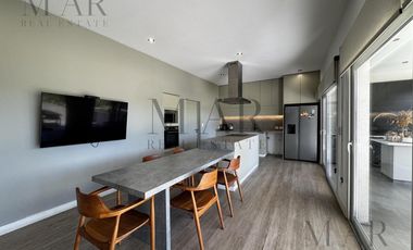 Casa en Alquiler en San Benito con salida a la laguna