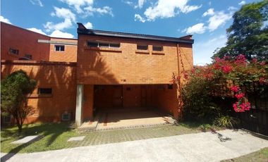 Casa en Arriendo en Envigado Sector Colina Campestre
