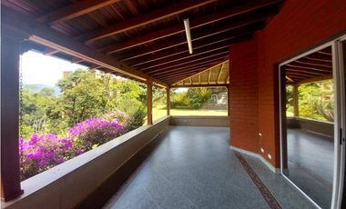 Casa en Arriendo en Envigado Sector Colina Campestre